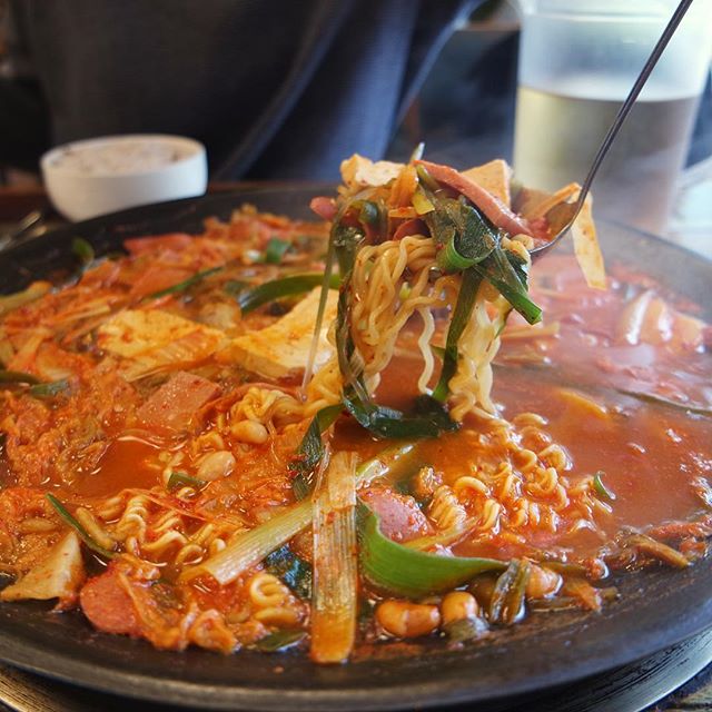 어디로 튈지 몰라 서울 성북구 하월곡동 사골육수 부대찌개 상호명 위치