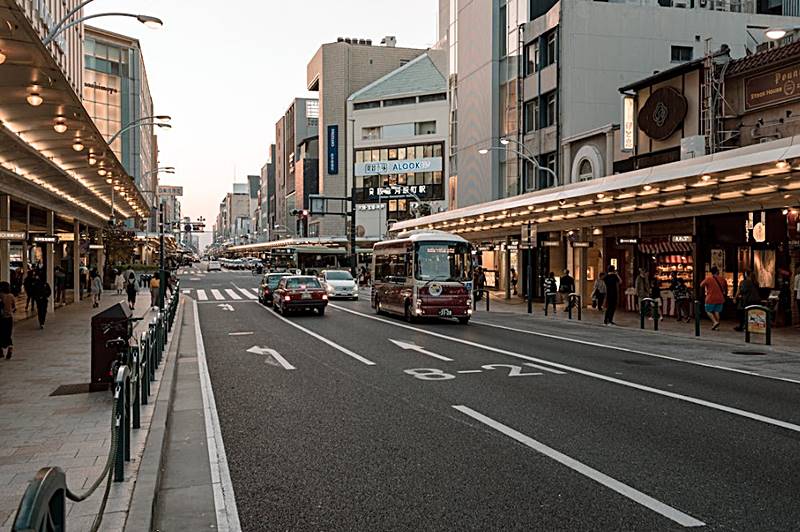 일본-버스정류장-모습