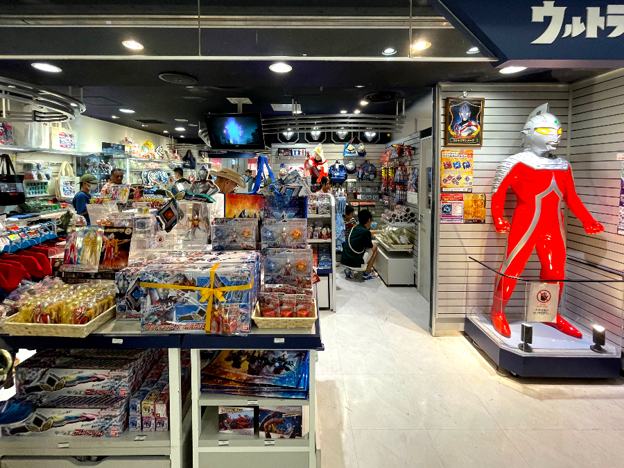 도쿄 캐릭터 스트리트 여행 울트라맨