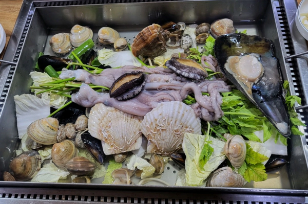 대결 맛 대 맛 철판해물전골 vs 황제물회