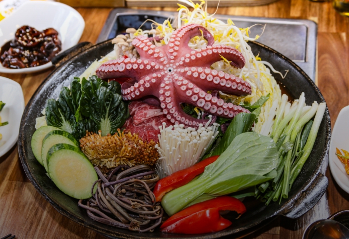 tvn 남겨서뭐하게 대구 경상도식 돌문어물갈비 회무침 맛집