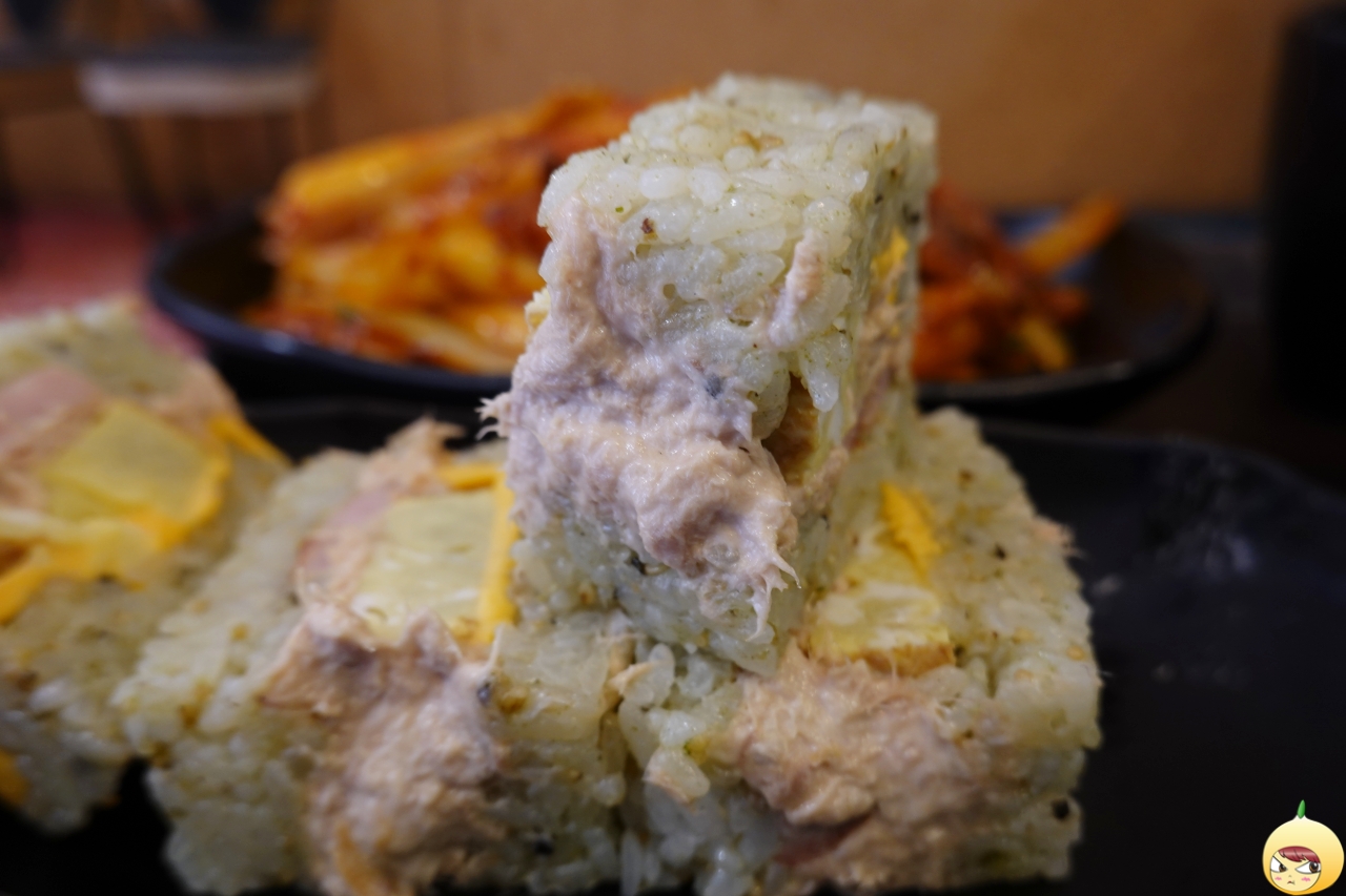 참치밥샌드 측면