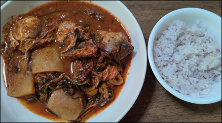 고등어 조림과 밥