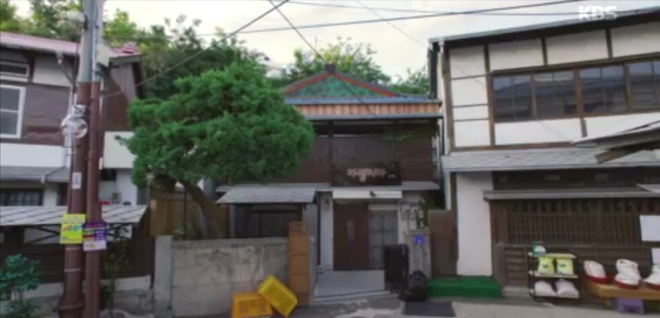 동백꽃 필무렵에서 까멜리아 앞 전경