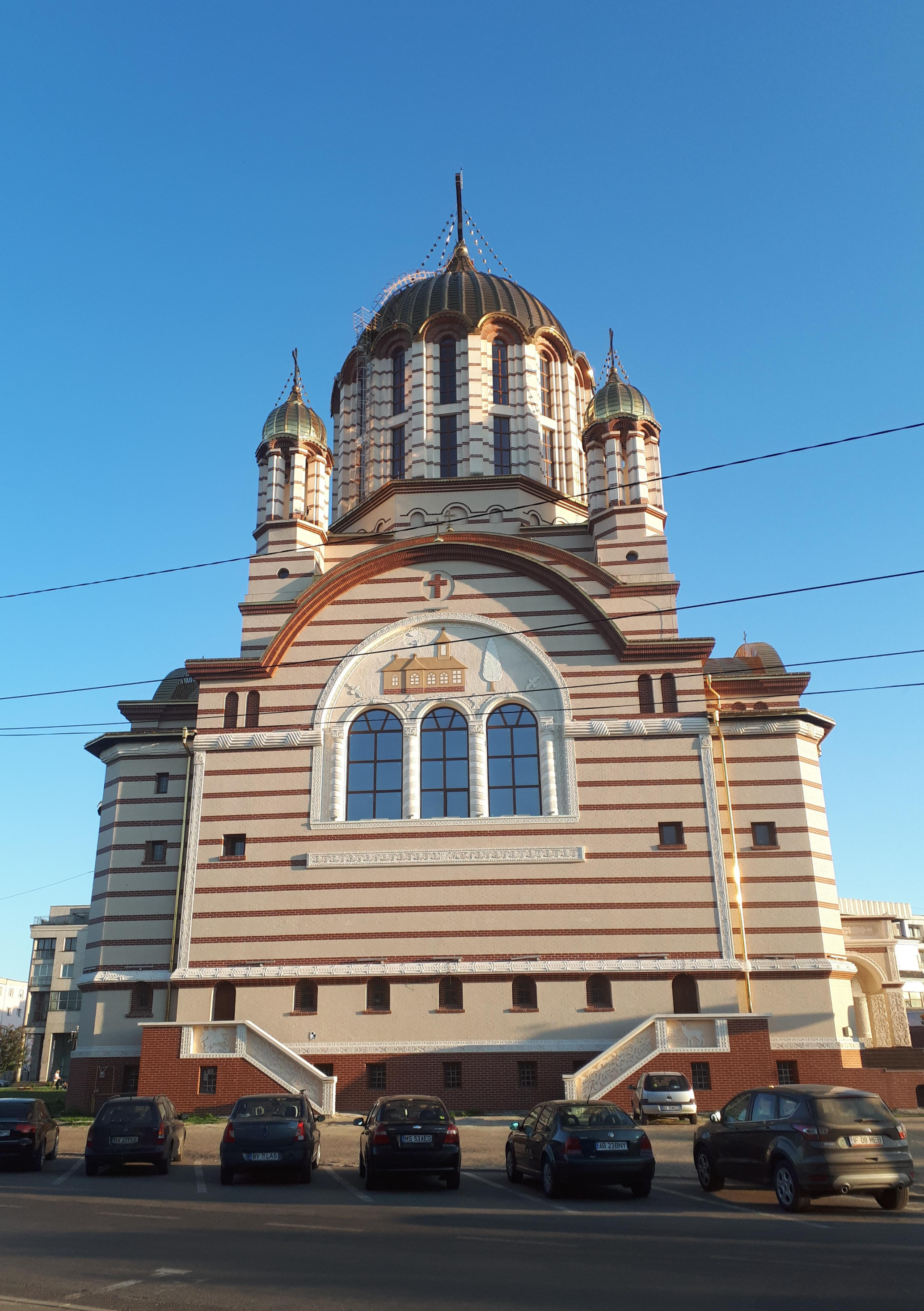 루마니아 퍼거라슈 성 니콜라스 교회 측면