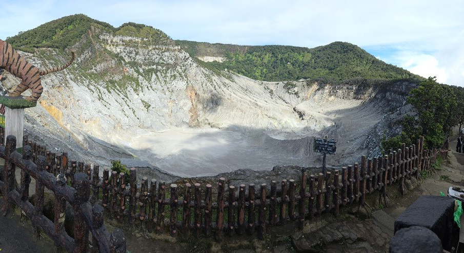 땅꾸반 쁘라후(Tangkuban Perahu), 인도네사아 반둥