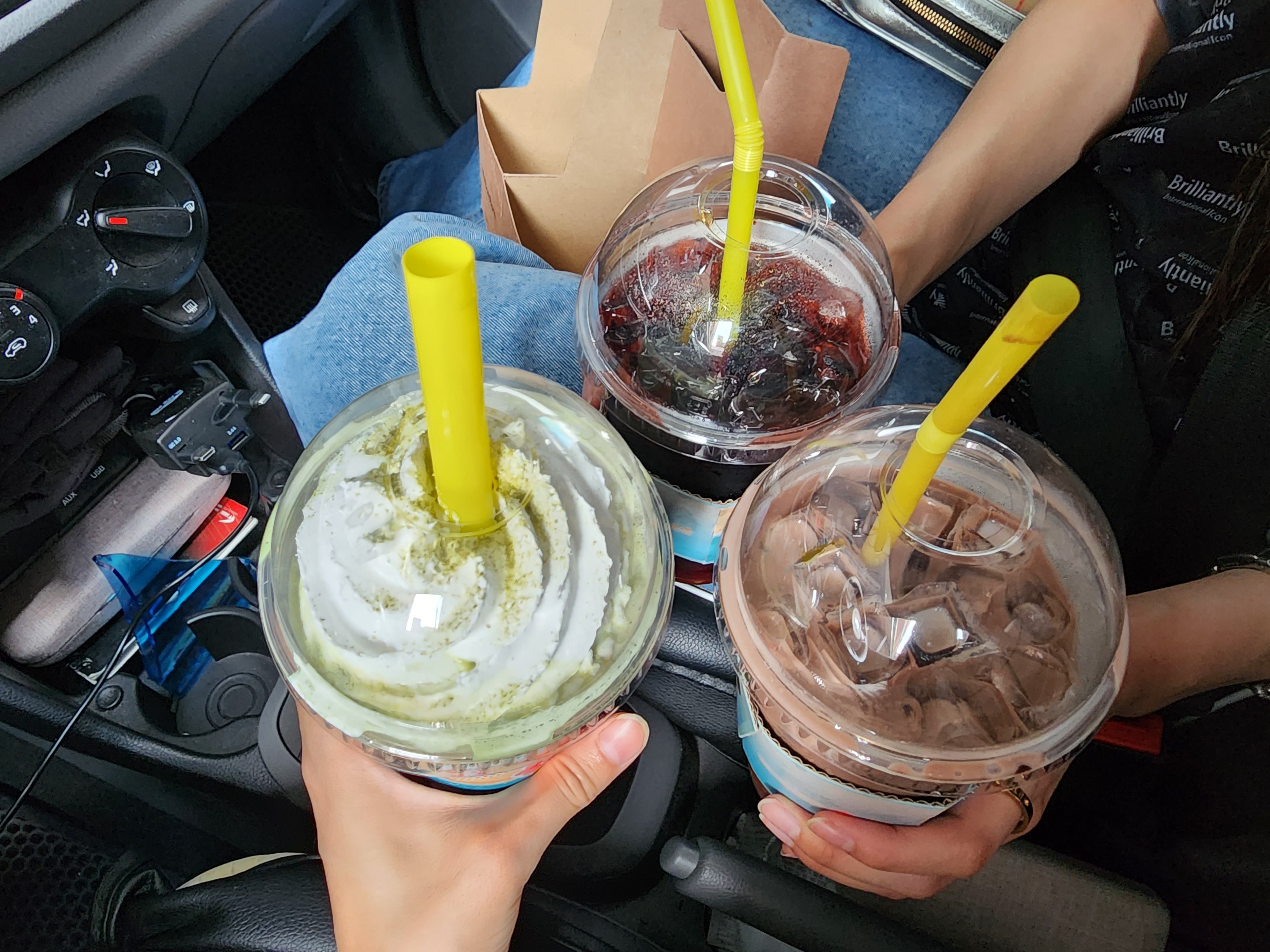 체리콕 에이드, 녹차 프라페, 초콜릿 라떼