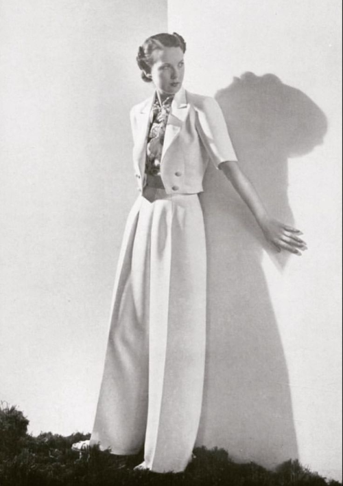 여성 바지의 탄생