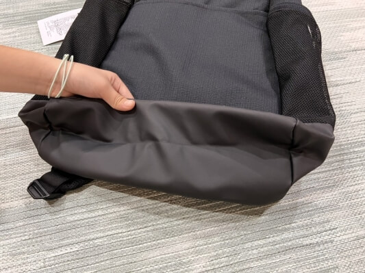 가방 하단 사진