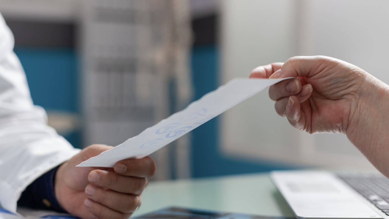 병원 방문 시 기본적으로 준비해야 할 서류