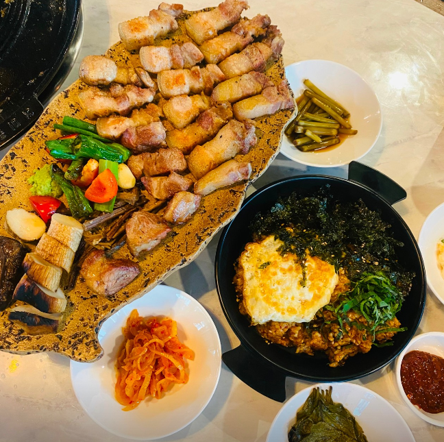 월정리 꺼멍스 흑돼지 석쇠 불고기