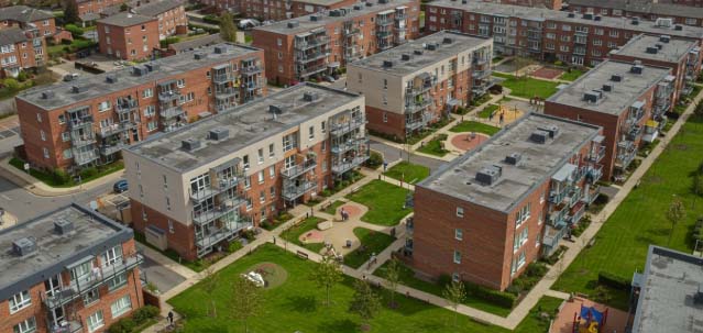 공급은 적고 수요는 계속된다