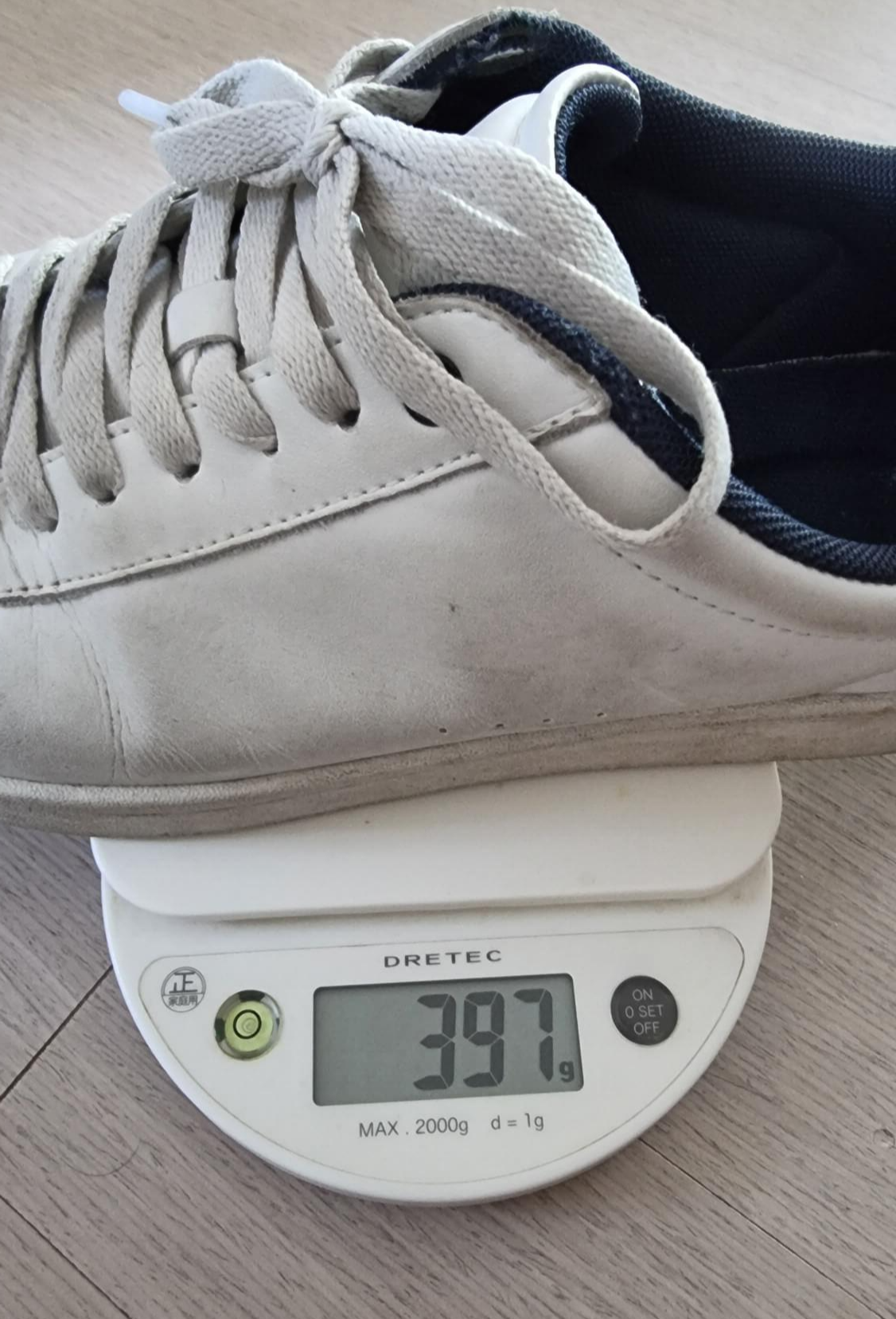 기존 운동화 한쪽 397g