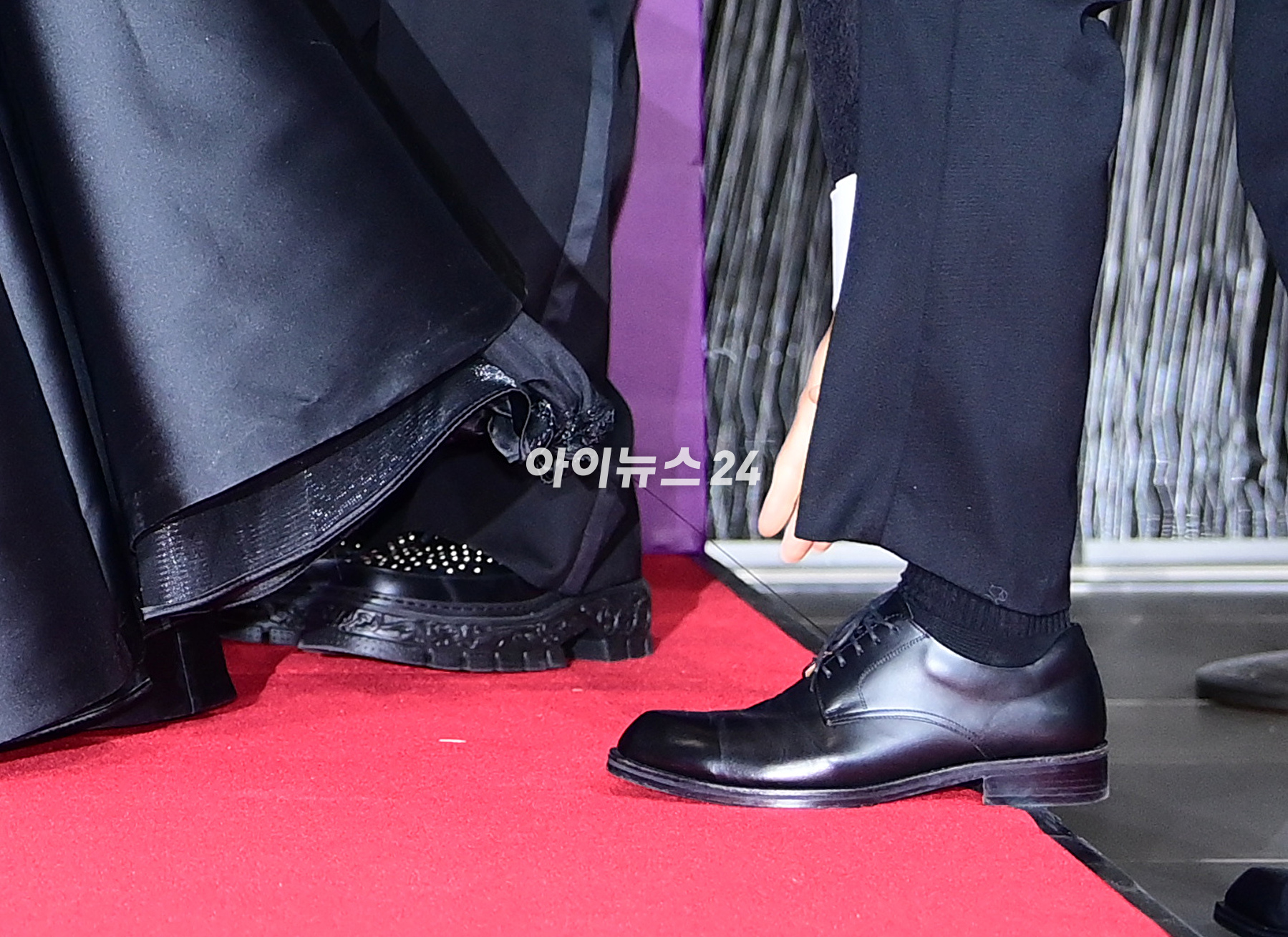 배우 송지효가 30일 오후 서울 마포구 상암 SBS 상암프리즘 타워에서 열린 '2023 SBS 연예대상' 시상식에 참석하고 있다. [사진=정소희 기자]