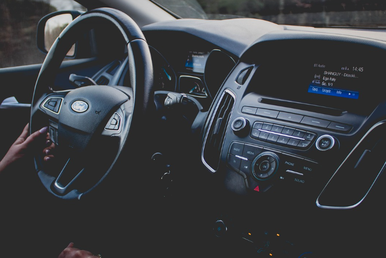 자동차 내부 사진