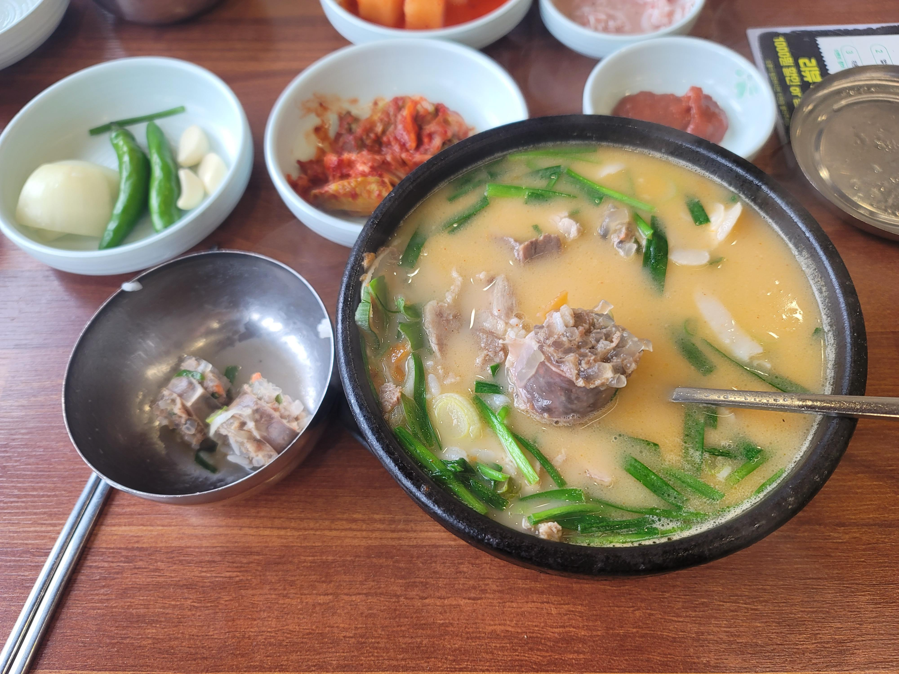 토박이돼지국밥의 순대