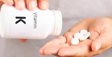 비타민K 효능, 혈액응고 작용, 섭취법 총 정리 (2025 최신)