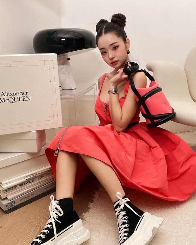 송지아 (프리지아의 모든 것, 집안, 학력)