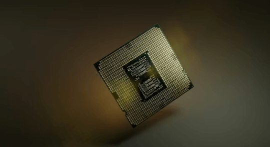 유리기판 상용화 전쟁&amp;#44; 반도체 판도 바꿀 대장주는?