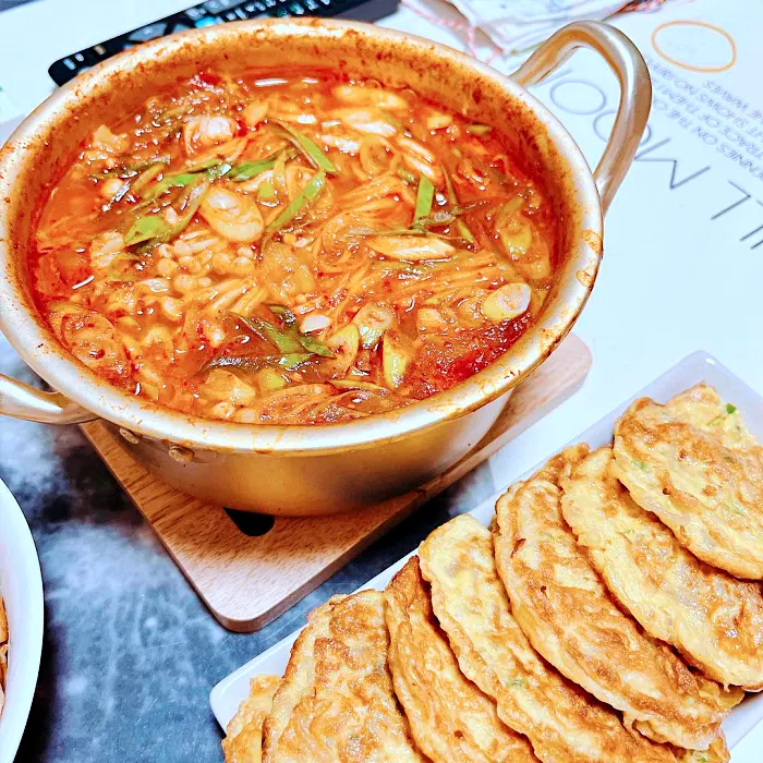생방송 오늘저녁 부산 금정구, 서동 미로시장 계란만두, 떡볶이, 부추전 맛집