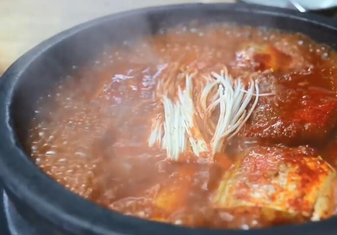 생방송투데이 인생식당 양평 40년 한결같은 손길 정성의 시골밥상 맛집 초가시골밥상