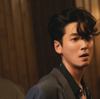 영화 보스 리뷰: 진짜 리더의 자격은 무엇인가?