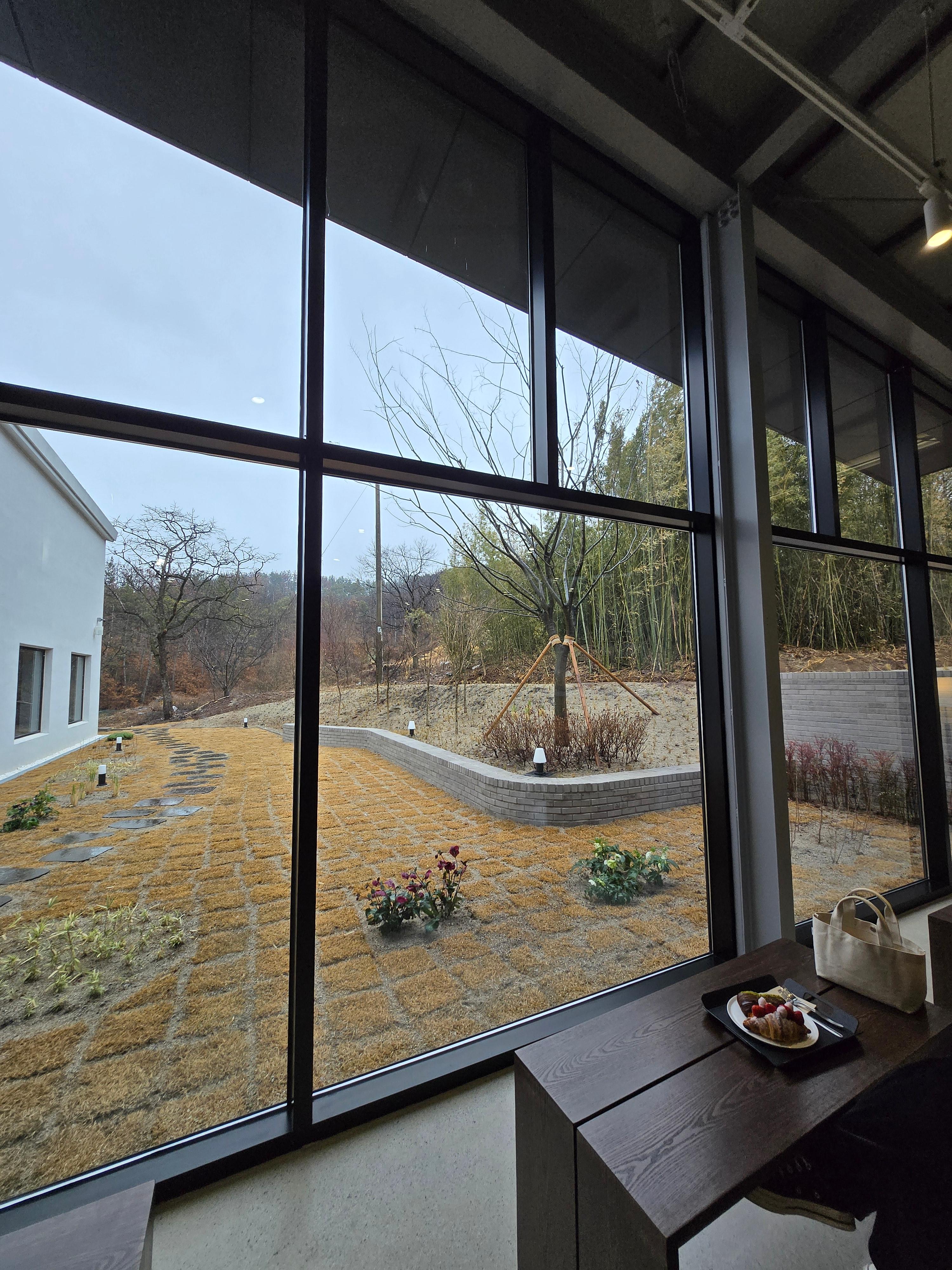 핸즈커피다사점