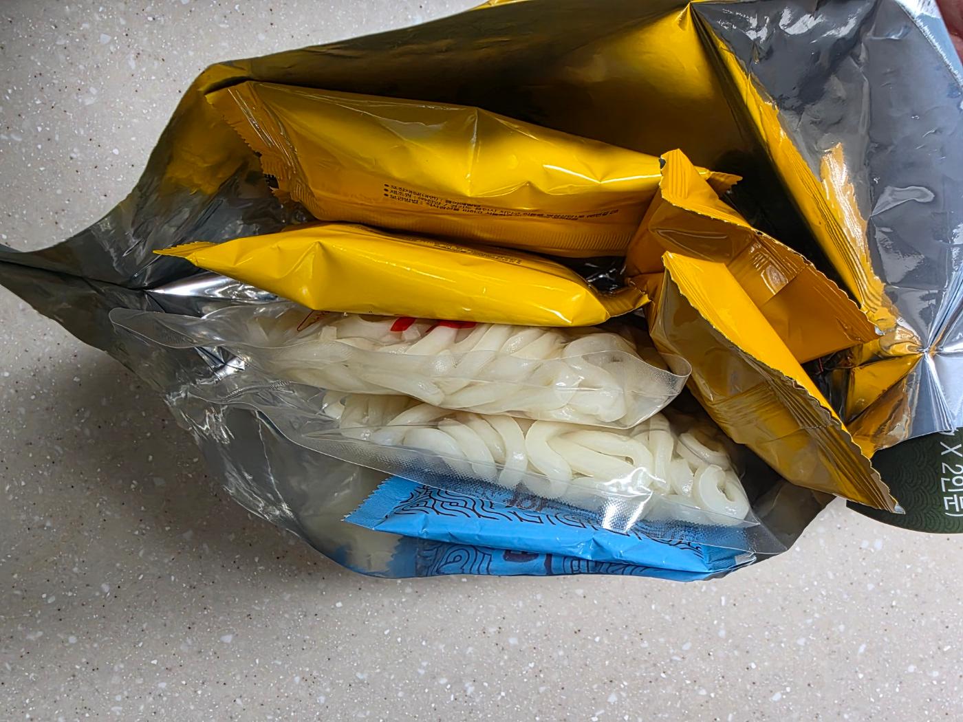 포장 개봉 직후 구성품