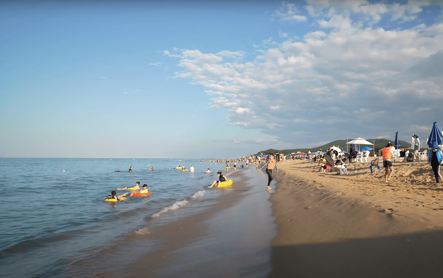 동해 망상해수욕장 — 가족 물놀이와 스노쿨링의 조화