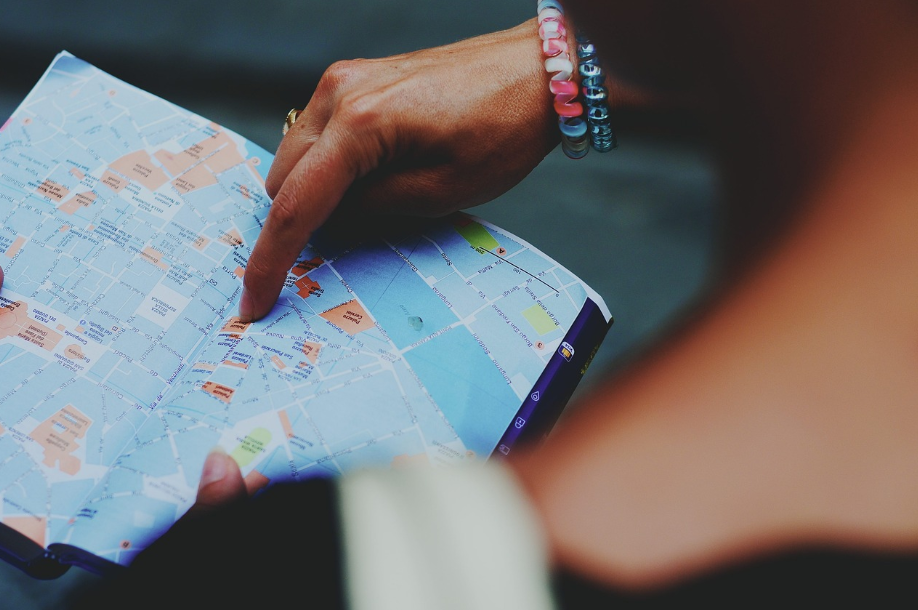 디지털 노마드를 위한 미니멀 여행 가이드