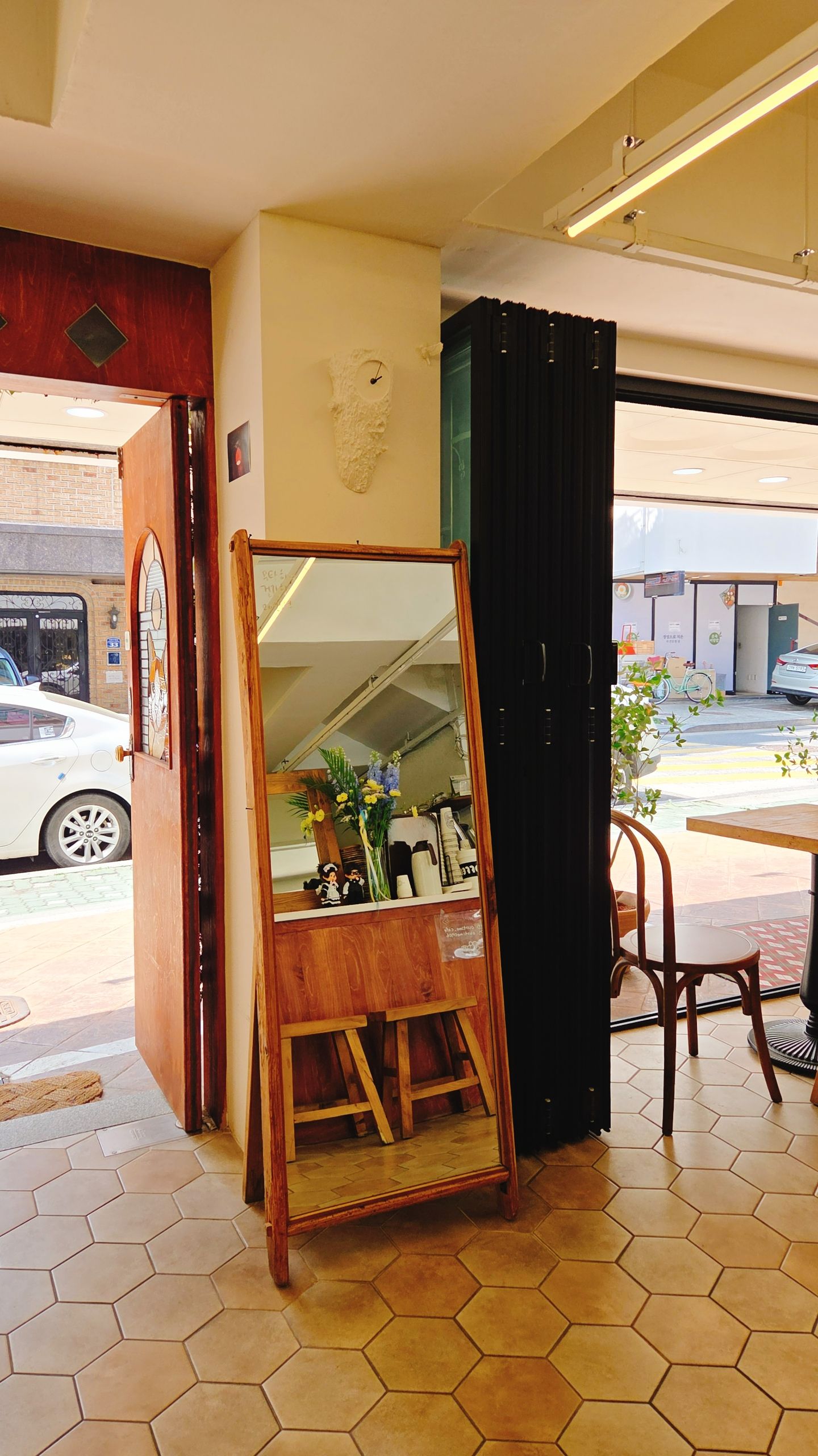 안양 동편마을 카페 추천 &ndash; 감성과 커피 맛 모두 잡은 &amp;#39;아우어 타임&amp;#39;