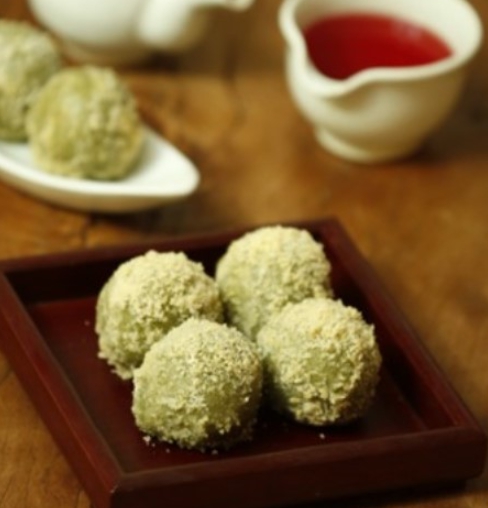 한국의 떡 종류 당귀떡-따뜻한