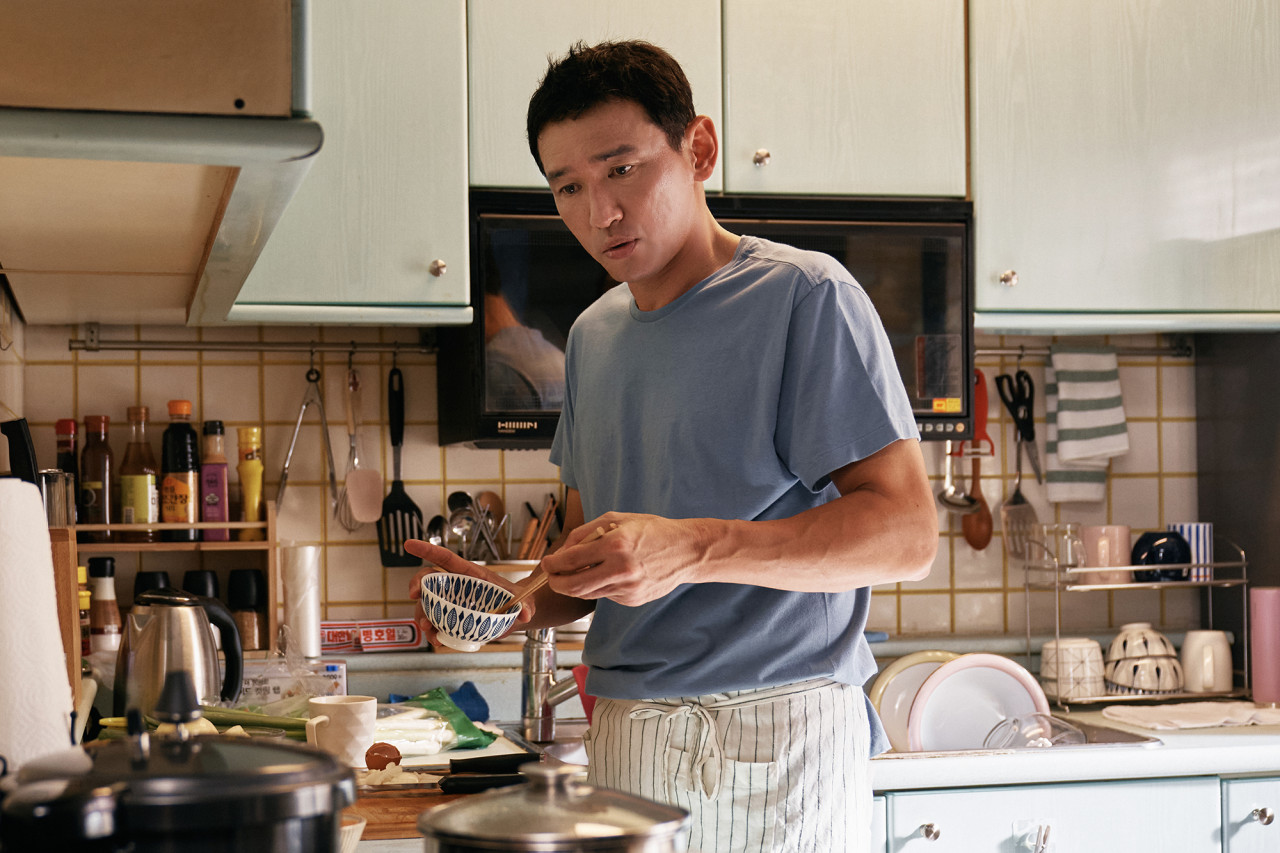 한국 액션 코미디 영화, 황정민 염정아 주연 영화 크로스