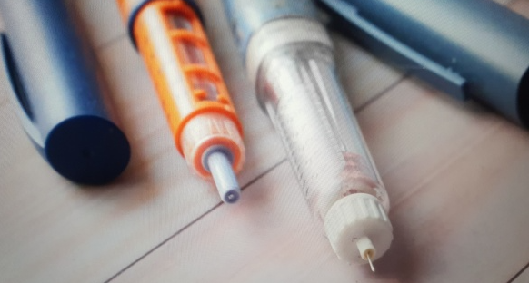 당뇨측정을-할수있는-여러개의-키트들