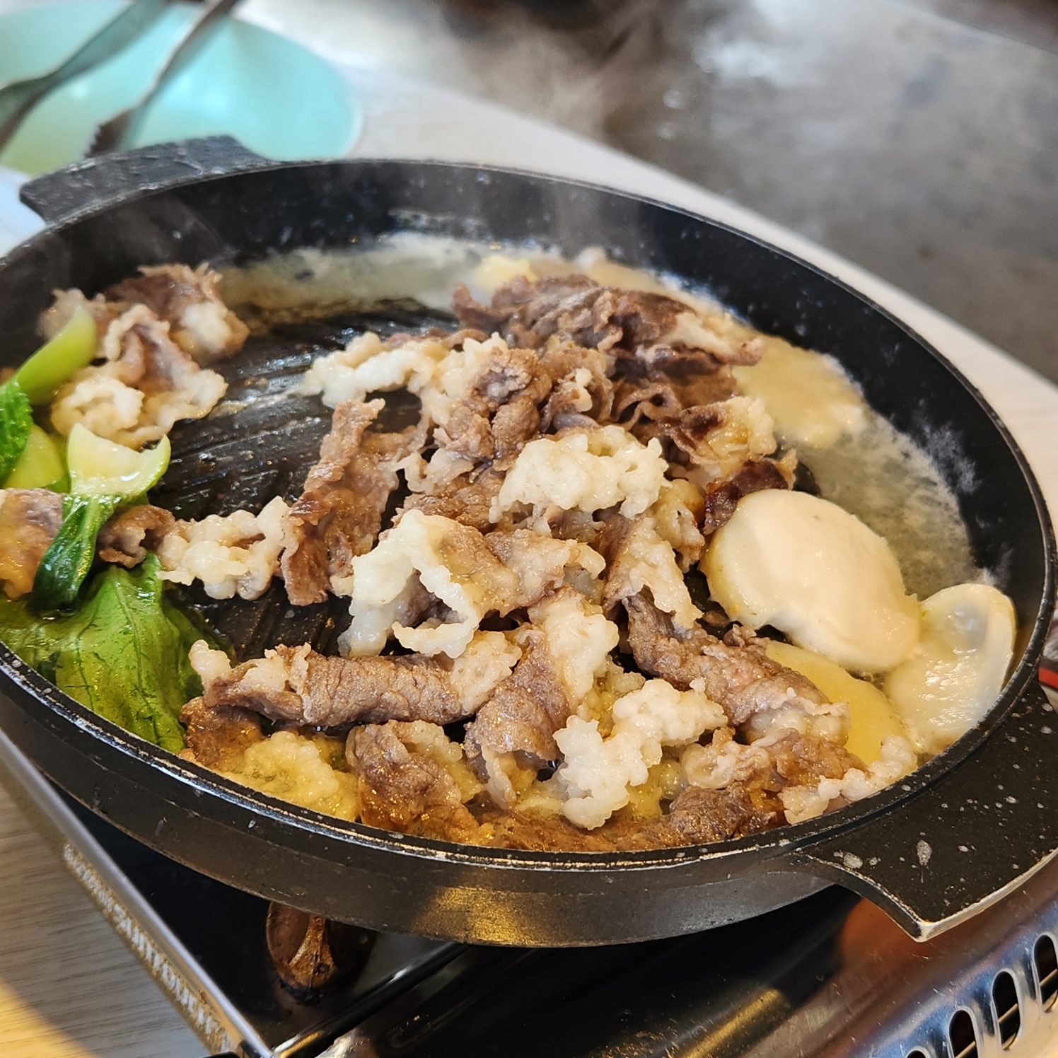 굽고있는 차돌박이 사진