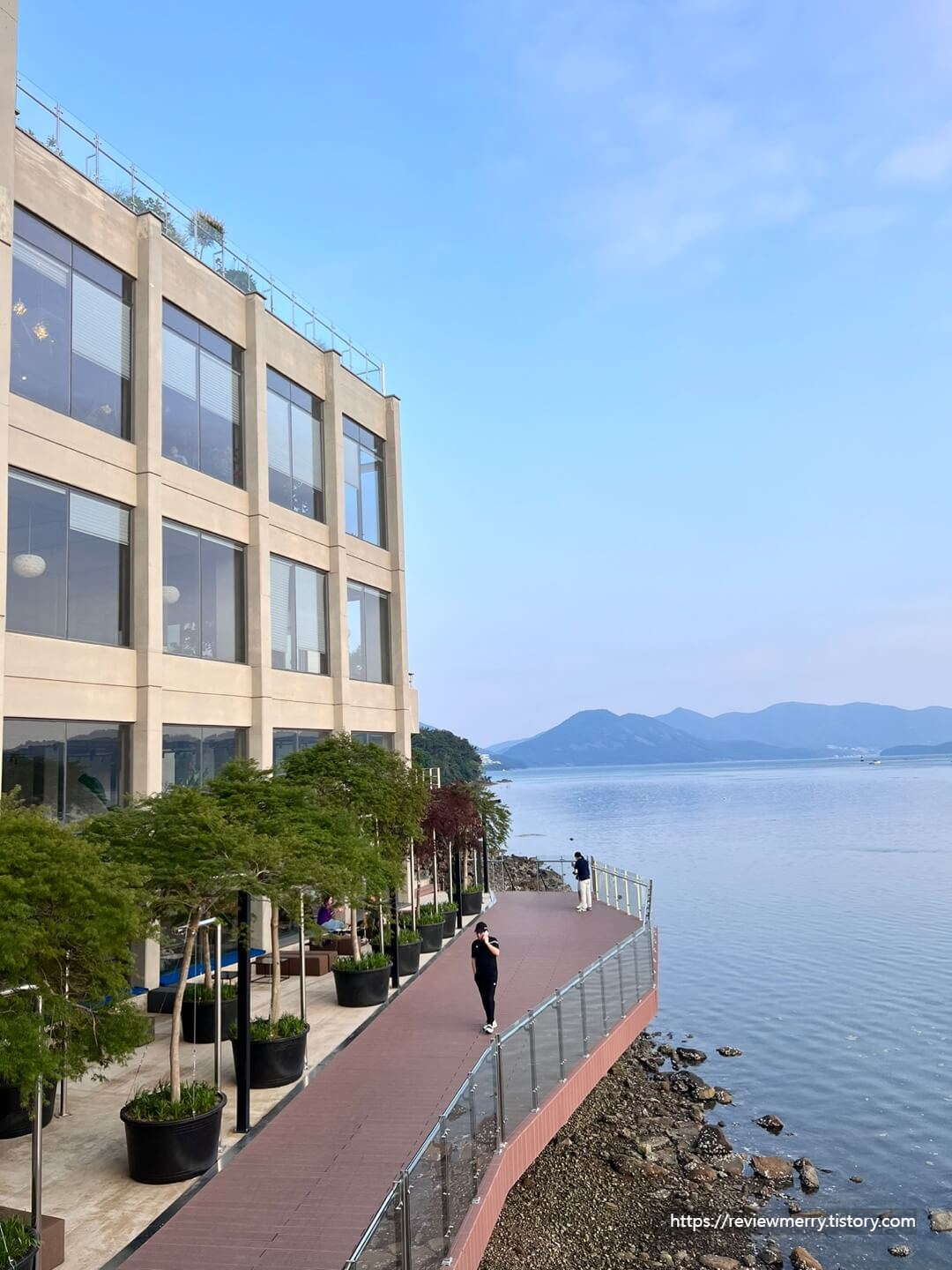 프롬나드 실외 사진