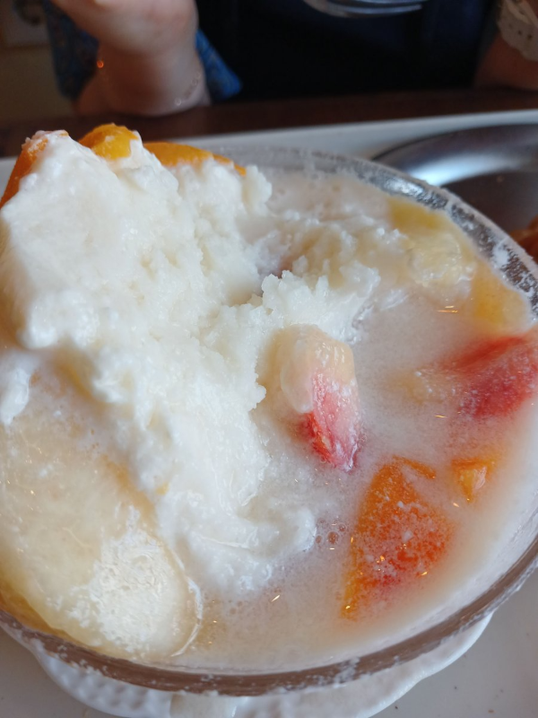 빙수 그릇에 안 넘치다