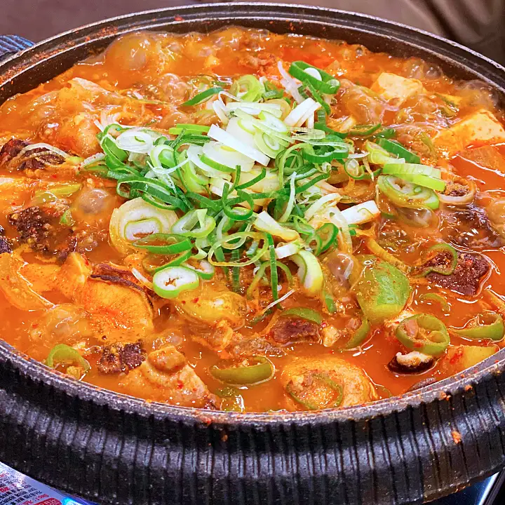 식객 허영만 백반기행 179회 김민종 편 스지 된장 전골 한마리 한우 접시 수육 등골 무침 청담동 맛집 소개