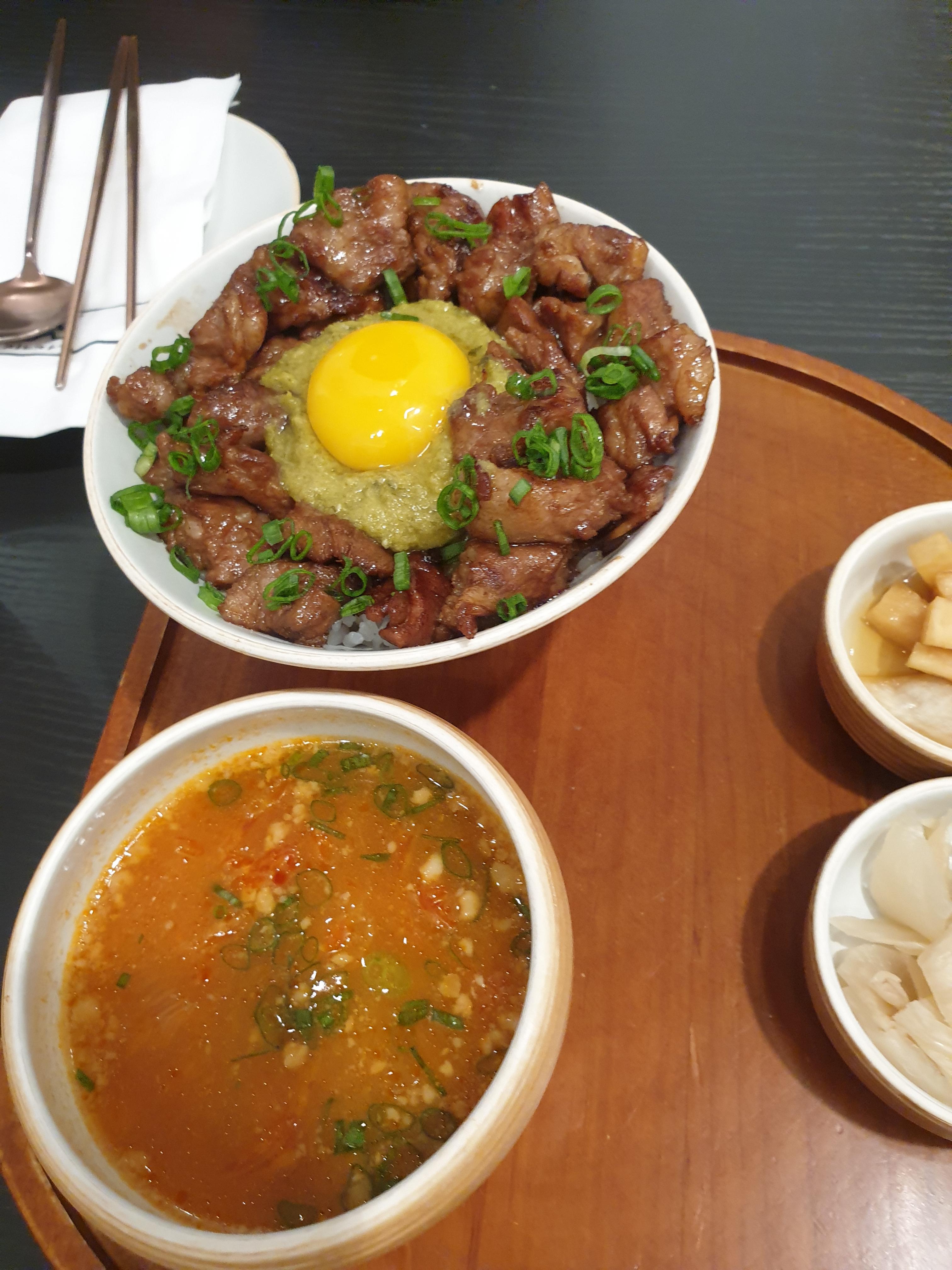 스테이크덮밥