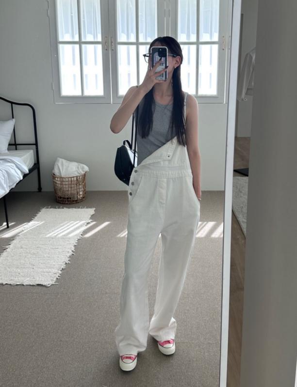 멜빵바지 여름 일자 와이드 핏 화이트 데님 팬츠