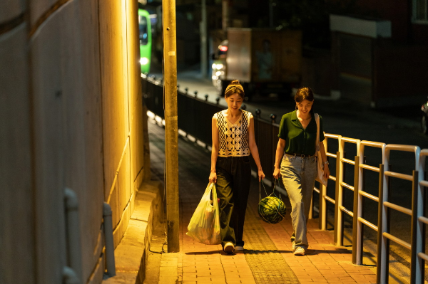 영화-딸에-대하여-임세미-하윤경-스틸컷