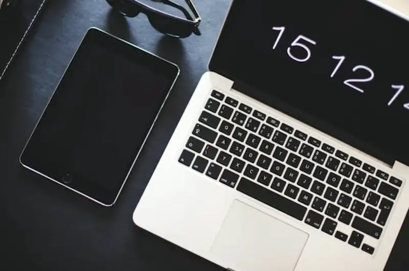 티스토리 블로그 만들기 수익화 방법으로 포스팅하는 모습