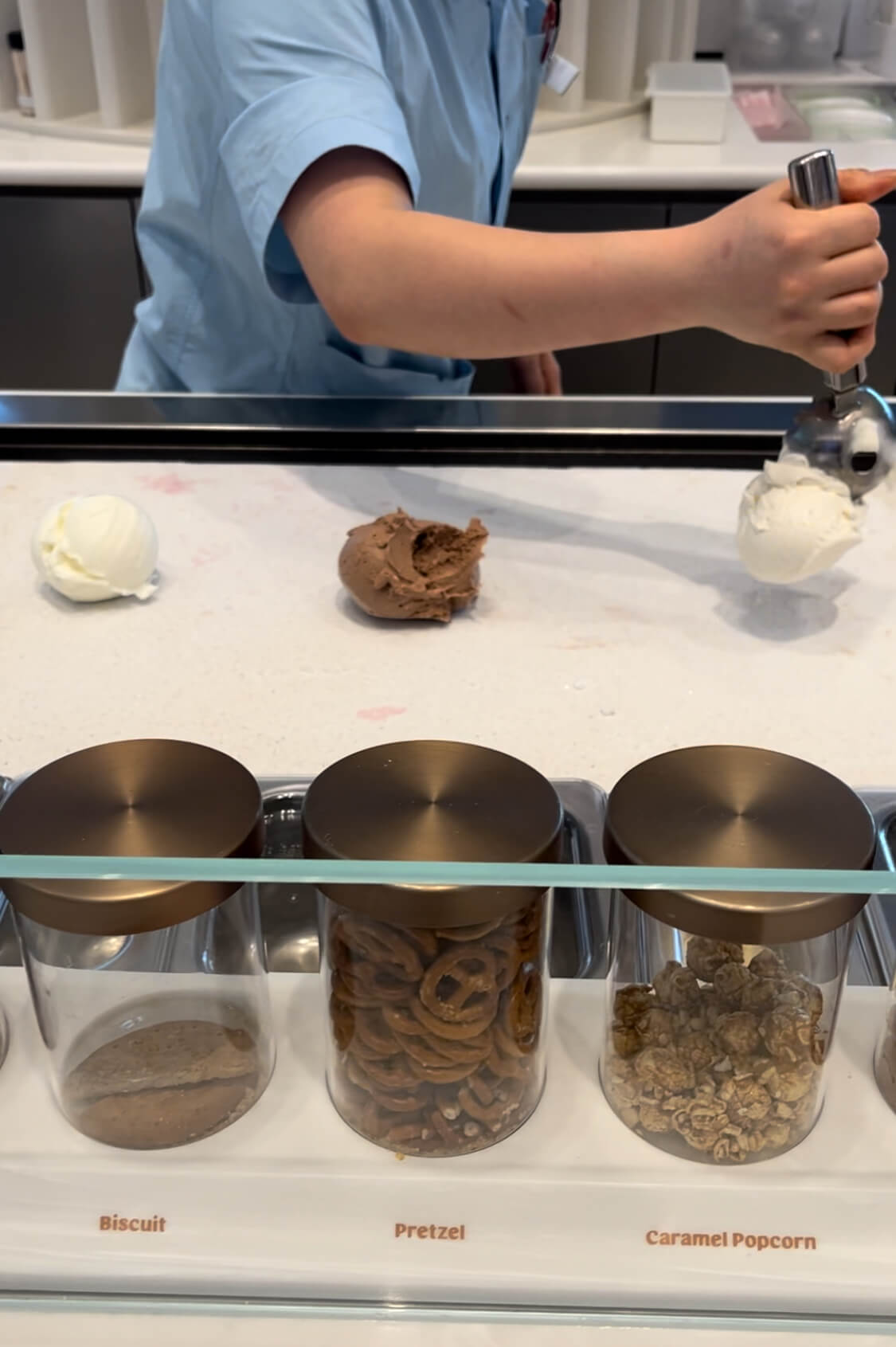 워크샵 바이 배스킨라빈스 철판 젤라또 아이스크림