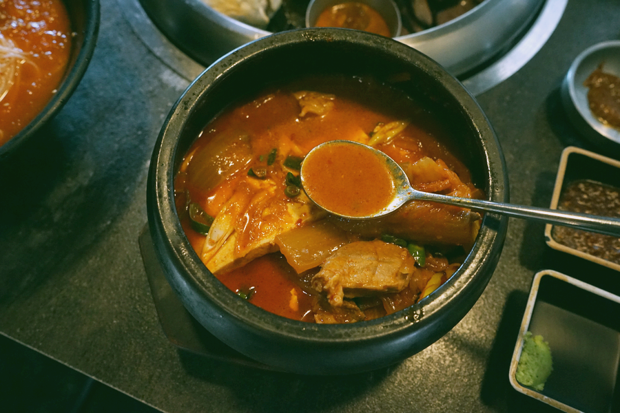 제주 중문 흑돼지 맛집 중문 돌담흑돼지 Jeju Jungmun Black Pork Restaurant &lsquo;Jungmun Doldam Heukdwaeji&rsquo;