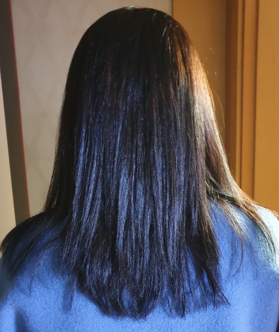 다이슨 에어스트레이트너로 말린 머리 이미지