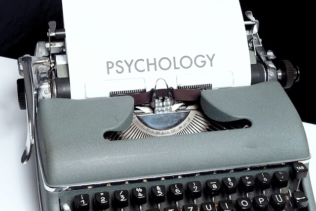 첫인상의 심리학: 첫 3초가 관계를 결정하는 이유