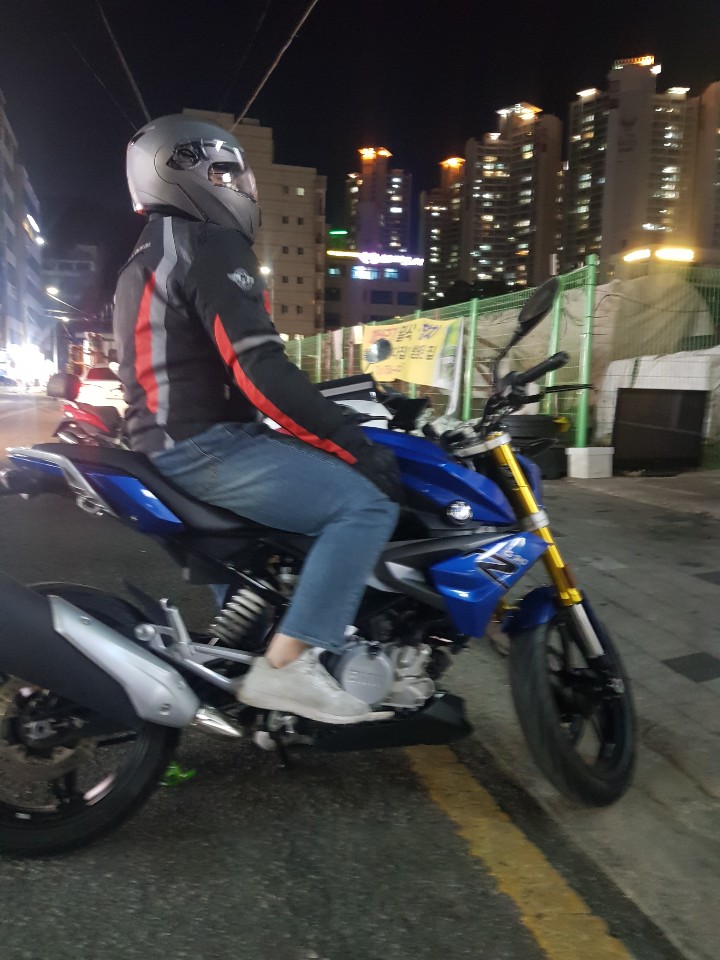 광안리 수변공원에서 G310R