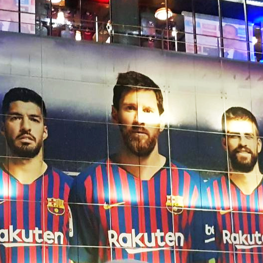 스페인 바르셀로나 캄프 누 메시 현수막