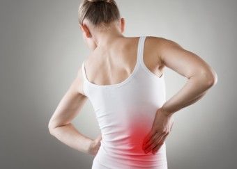 오른쪽 옆구리 뒤쪽 통증 의심되는병