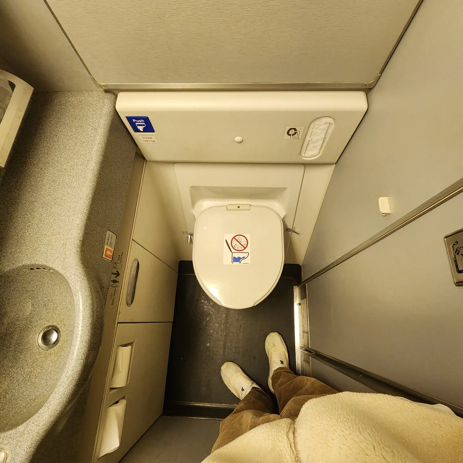 화장실-내-변기